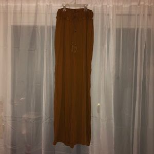 Wide leg, high rise pants